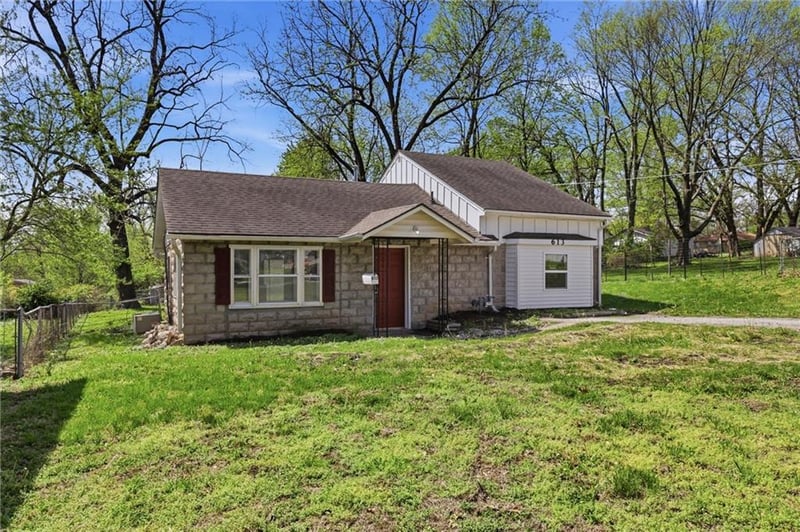 613 Kansas Ave, Independence, MO 64050