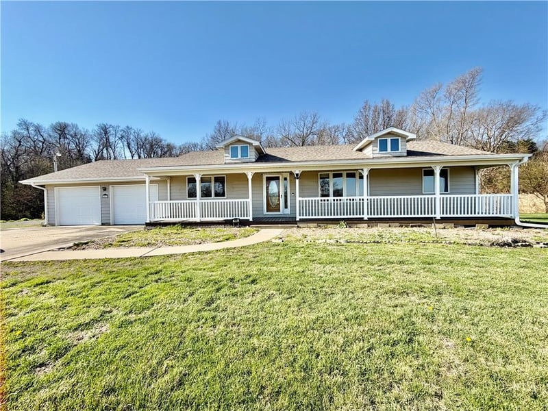 1039 225th Rd, Troy, KS 66087