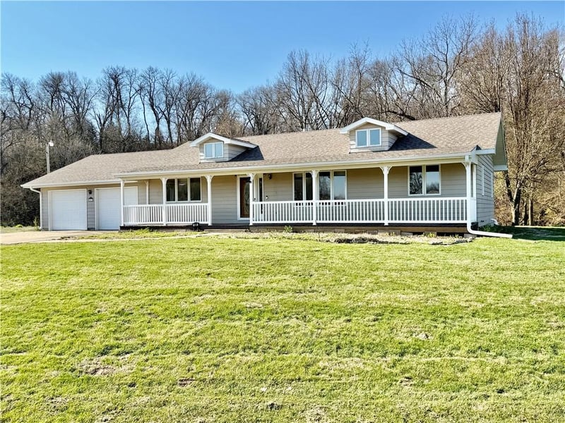 1039 225th Rd, Troy, KS 66087