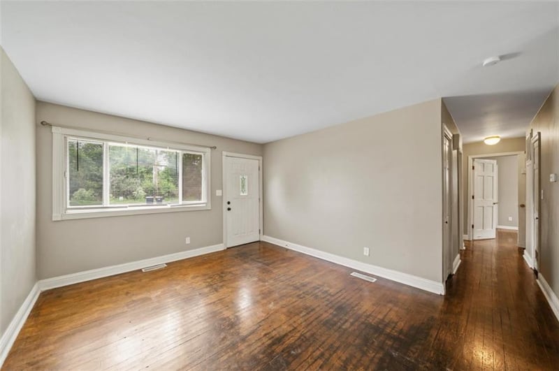 10905 47th St, Kansas City, MO 64133