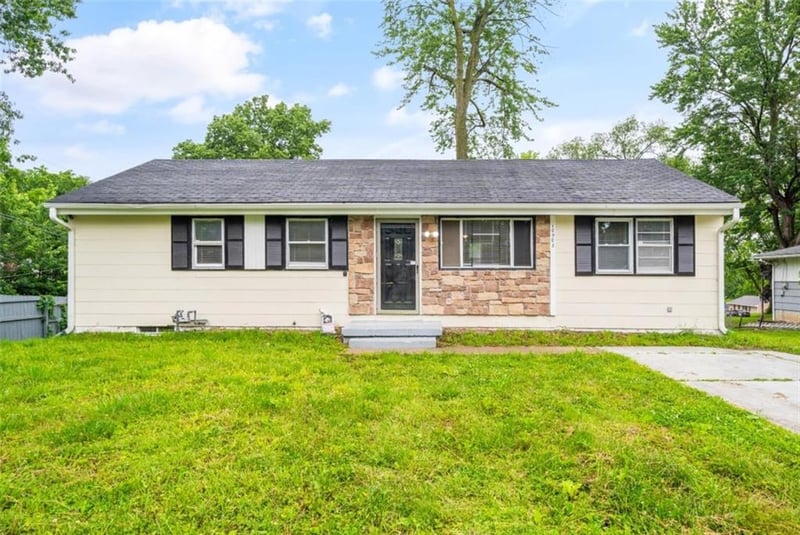 10905 47th St, Kansas City, MO 64133