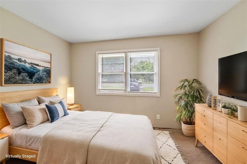 10905 47th St, Kansas City, MO 64133