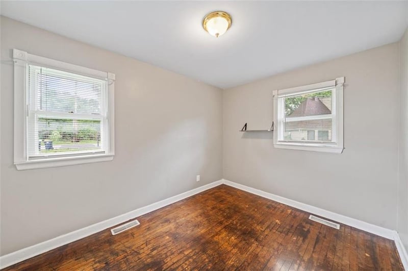 10905 47th St, Kansas City, MO 64133