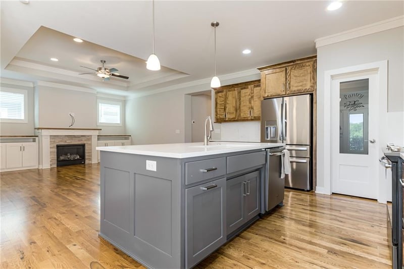 8141 Farley Ave, Kansas City, MO 64158