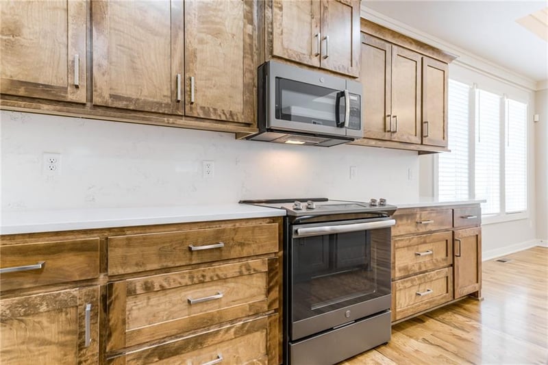 8141 Farley Ave, Kansas City, MO 64158