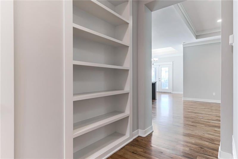 8141 Farley Ave, Kansas City, MO 64158