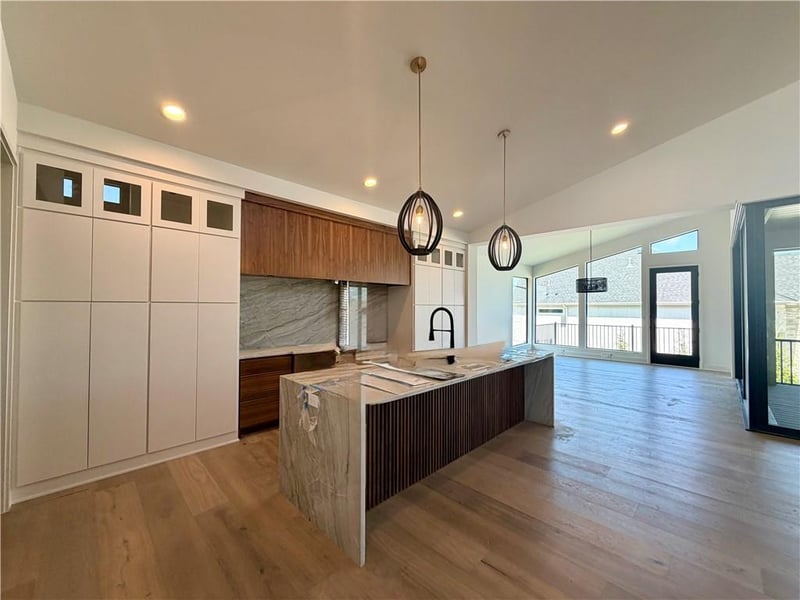 3448 133rd Ter, Leawood, KS 66209