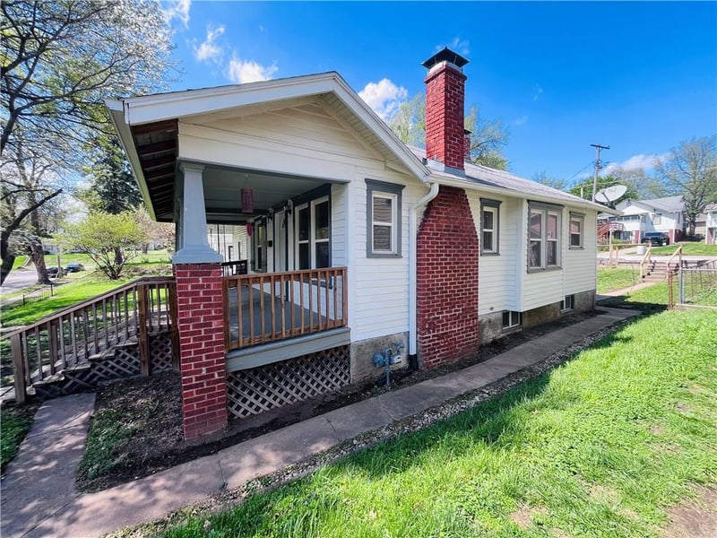 2223 Doniphan Ave, St Joseph, MO 64507