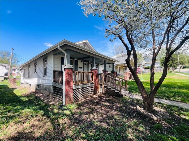 2223 Doniphan Ave, St Joseph, MO 64507