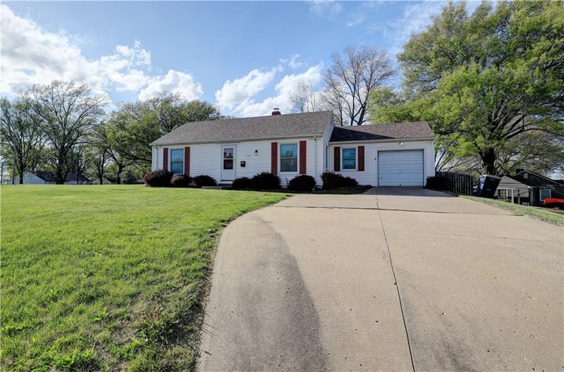 7726 Sni A Bar Rd, Kansas City, MO 64129