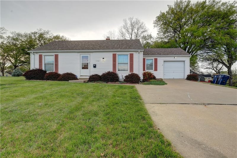 7726 Sni A Bar Rd, Kansas City, MO 64129