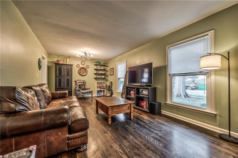 404 Winterbrooke Dr, Olathe, KS 66062