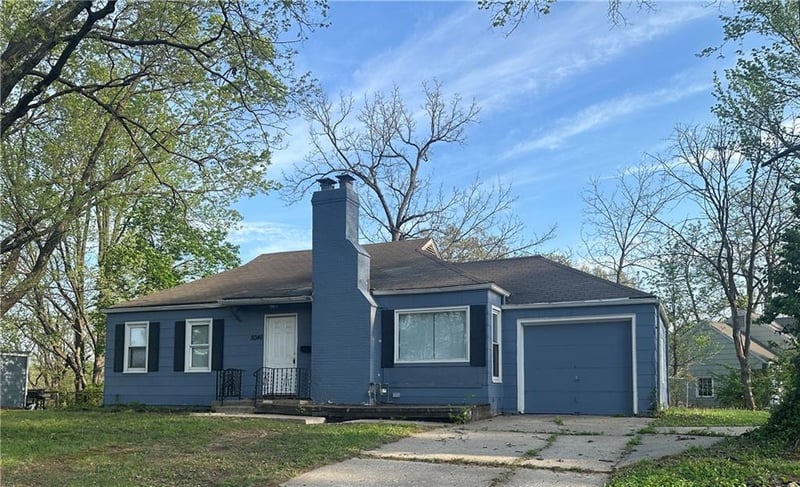 5046 Glenside Ct, Kansas City, MO 64129