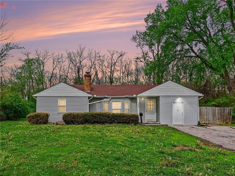 13308 8th St, Grandview, MO 64030
