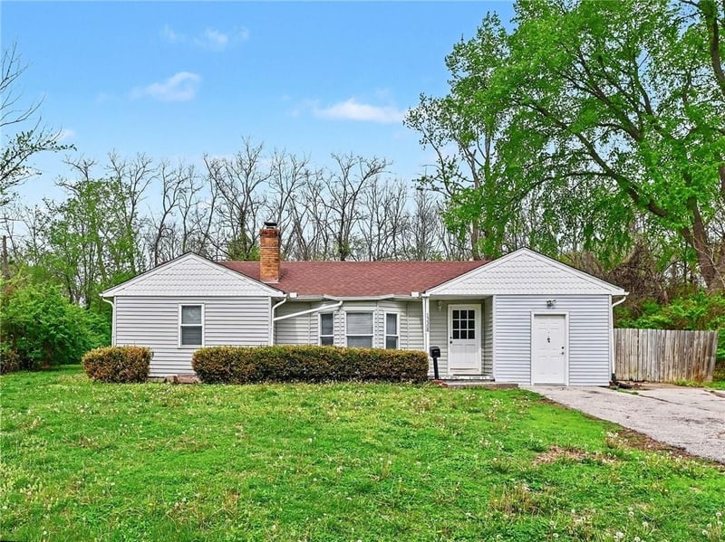13308 8th St, Grandview, MO 64030