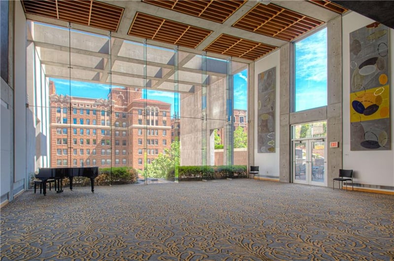 221 48th St #602, Kansas City, MO 64112