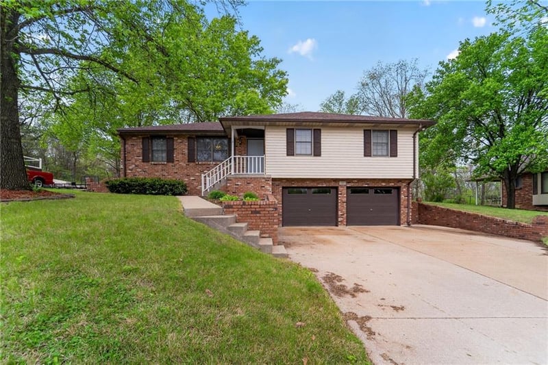 725 Shawn Dr, Jefferson City, MO 65109
