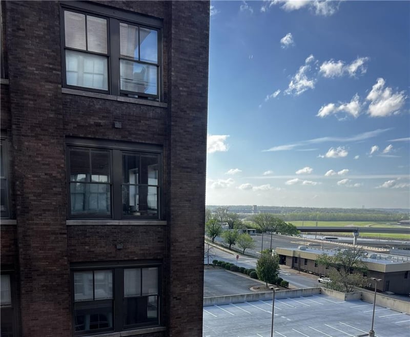 712 Broadway Blvd #401, Kansas City, MO 64105