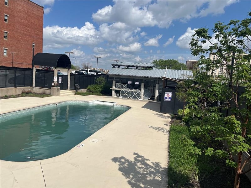 609 Central St #1204, Kansas City, MO 64105