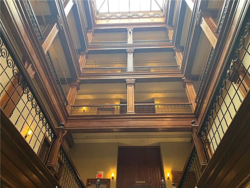 609 Central St #1204, Kansas City, MO 64105