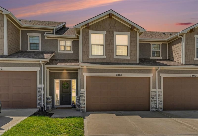 7356 Aaron St, Parkville, MO 64152