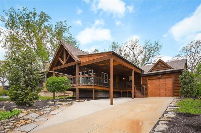 92 Z St, Lake Lotawana, MO 64086