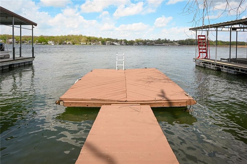 92 Z St, Lake Lotawana, MO 64086