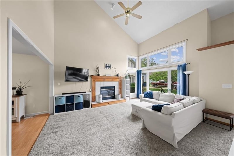 511 Franklin Ct, Blue Springs, MO 64014