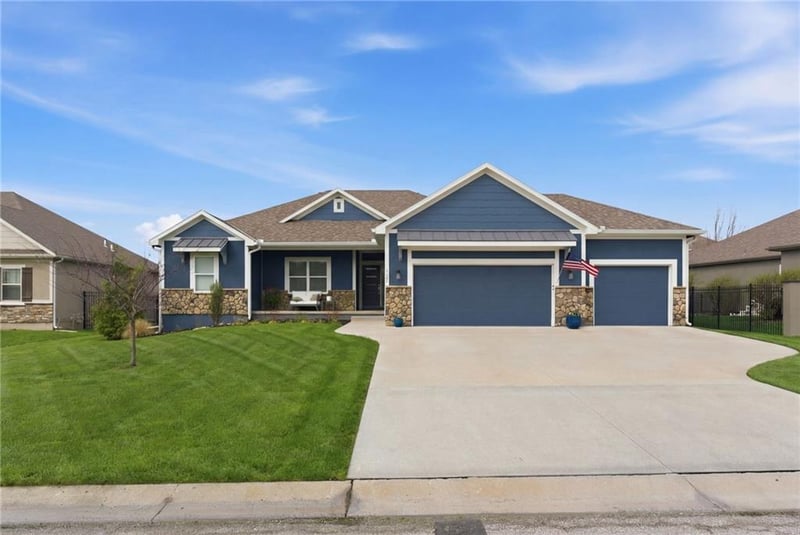 4224 White Sands Ct, Blue Springs, MO 64015