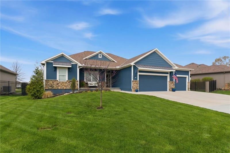 4224 White Sands Ct, Blue Springs, MO 64015