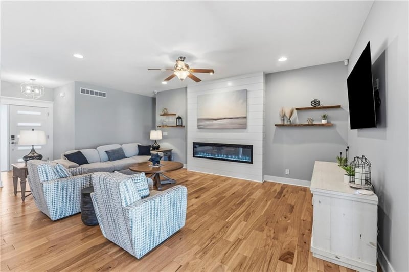 4224 White Sands Ct, Blue Springs, MO 64015