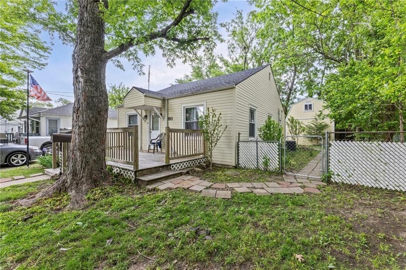 811 Hickory St, Ottawa, KS 66067