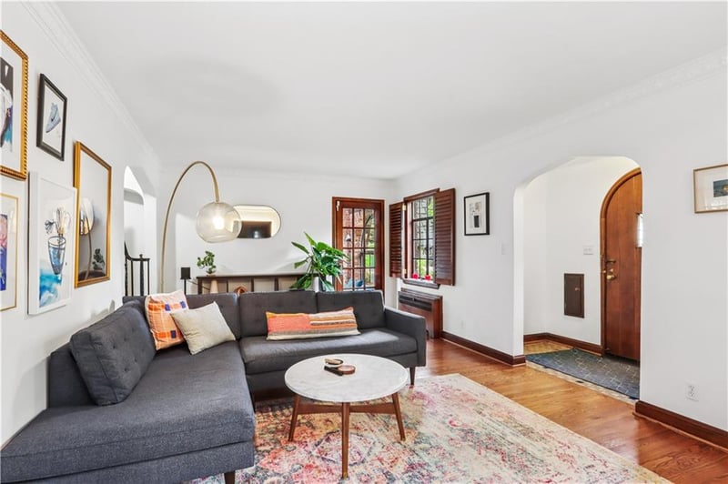 18 68th St, Kansas City, MO 64113