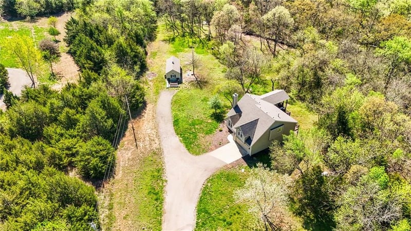 881 1928 Rd, Lecompton, KS 66050