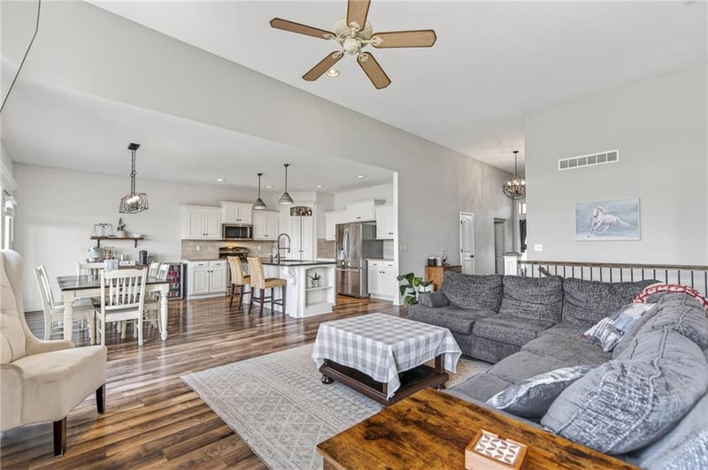 509 Sycamore Rd, Greenwood, MO 64034