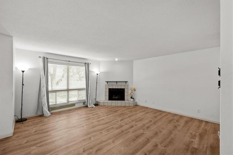 11110 Nieman #101 Rd, Overland Park, KS 66210