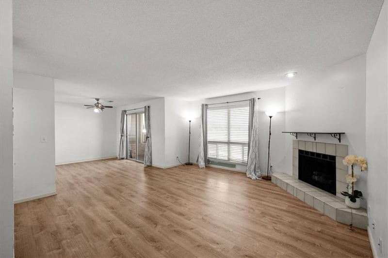 11110 Nieman #101 Rd, Overland Park, KS 66210