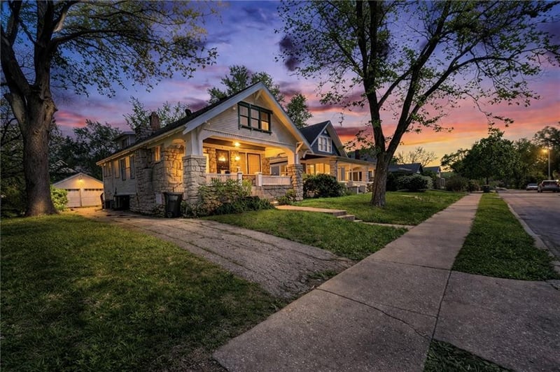 5727 Tracy Ave, Kansas City, MO 64110