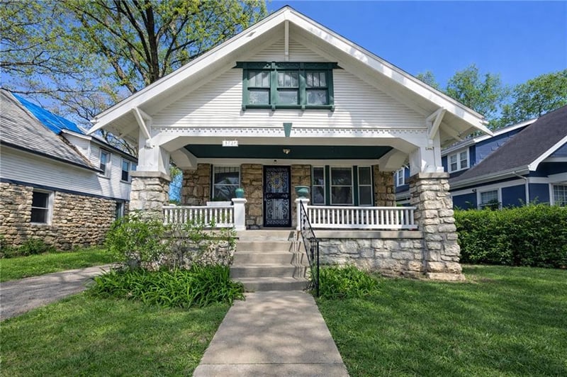 5727 Tracy Ave, Kansas City, MO 64110