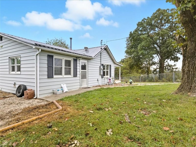 13547 Old Marvin Rd, Versailles, MO 65084
