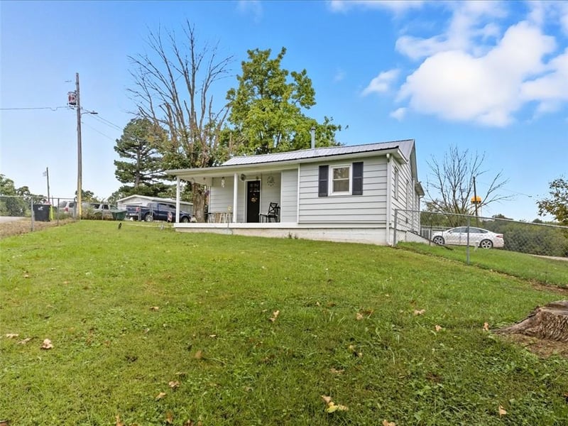 13547 Old Marvin Rd, Versailles, MO 65084