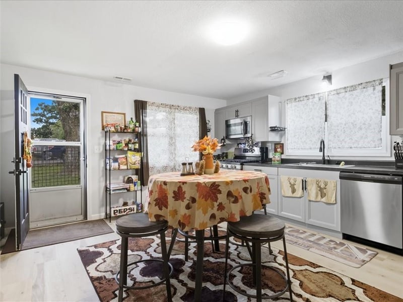 13547 Old Marvin Rd, Versailles, MO 65084