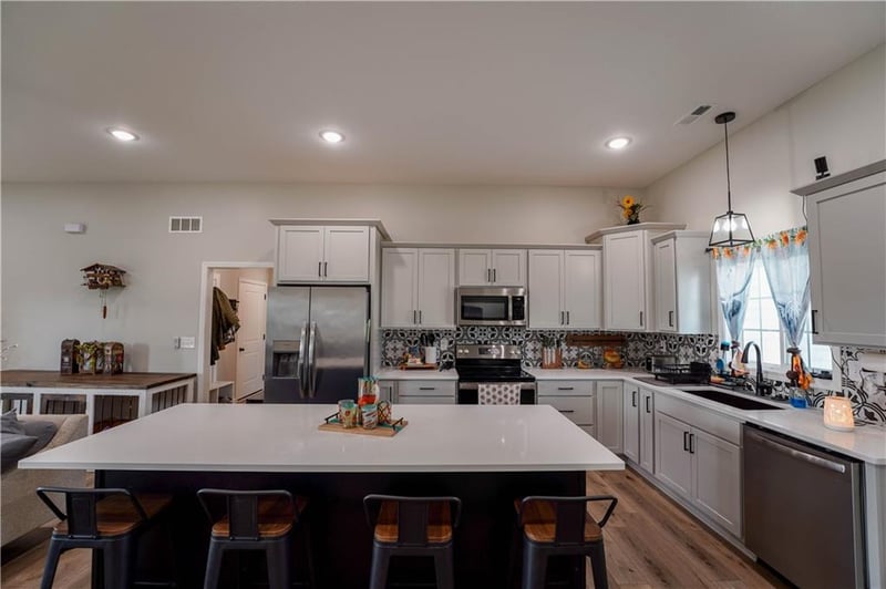 73 451 Rd, Warrensburg, MO 64093