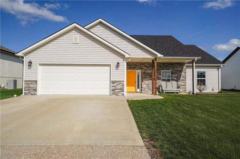 73 451 Rd, Warrensburg, MO 64093