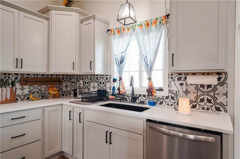 73 451 Rd, Warrensburg, MO 64093