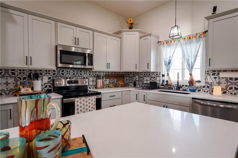 73 451 Rd, Warrensburg, MO 64093