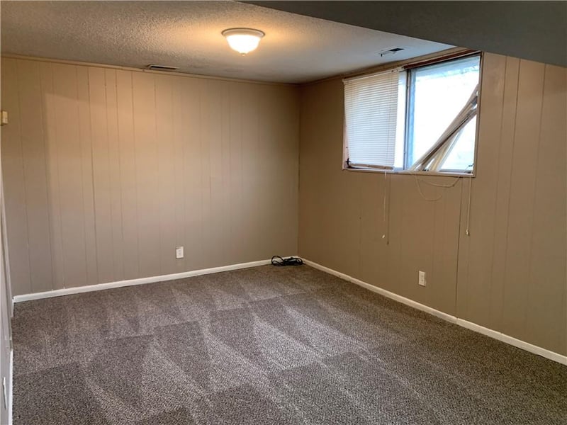 8701 96th Ter, Kansas City, MO 64134