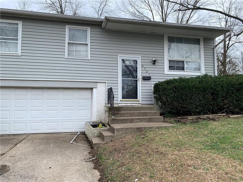 8701 96th Ter, Kansas City, MO 64134