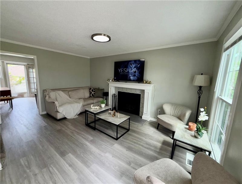 1108 and 1110 8th St, Lee's Summit, MO 64063