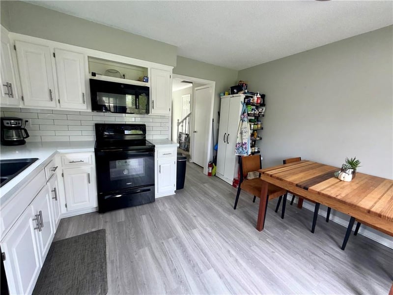 1108 and 1110 8th St, Lee's Summit, MO 64063